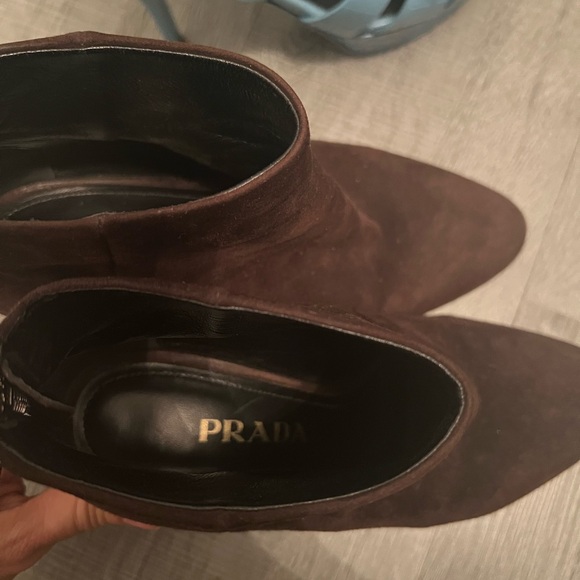 Pre-loved Prada suede boot - Picture 3 of 5